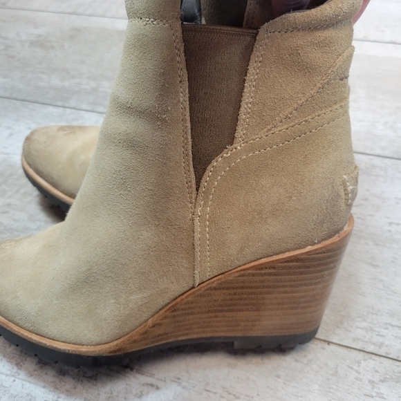 SOREL After Hours Chelsea Tan Wedge Ankle Suede Boot women’s 7.5 - Picture 11 of 13